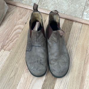 Well loved Blundstones